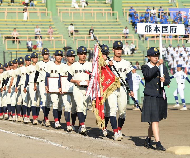 【高校野球】30歳山田祐揮監督の「覚悟」 なぜ熊本国府は九州大会を制する快進撃を見せたのか　