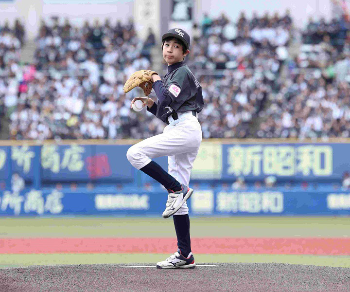 【ロッテ】尾上眞秀さんが始球式を務めた5月6日の西武戦、3連勝のロッテが勝率5割復帰