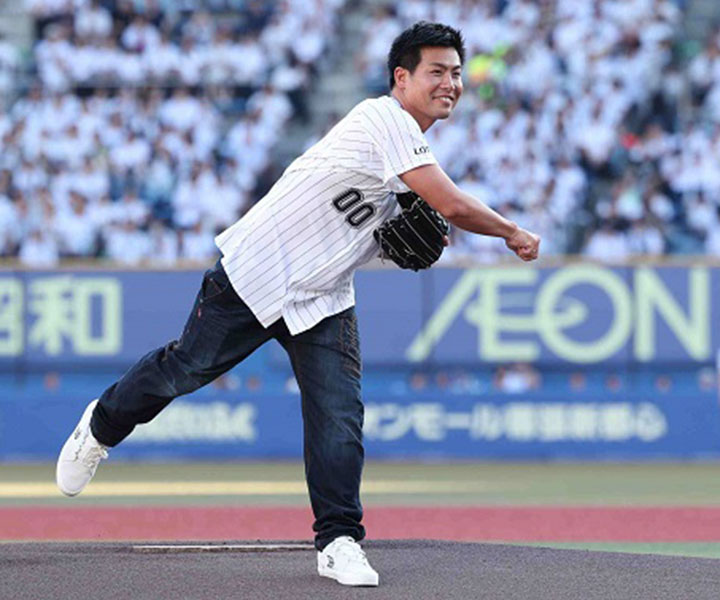 【ロッテ】「1つの夢が今日叶った」パリ五輪サーフィン男子日本代表の稲葉玲王さんがZOZOマリンで始球式