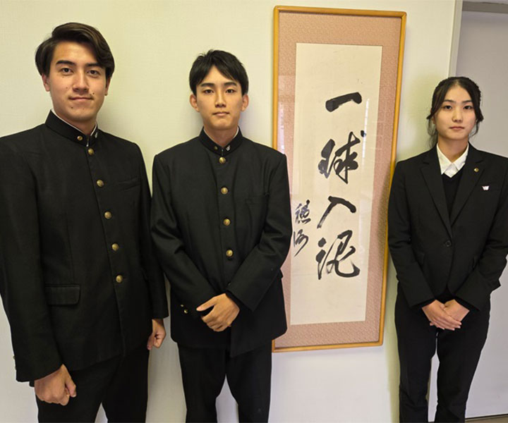 【大学野球】春秋連覇を目指す早大で陰からチームを支えている男性2人、女性1人のデータ班