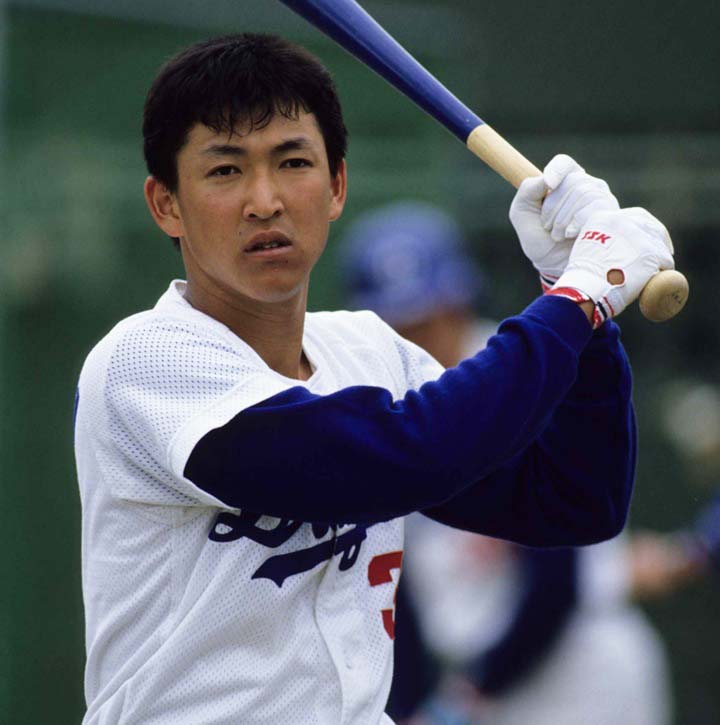 立浪和義選手フィギュア 投球ポーズ バット付き レビュー高評価商品 立浪和義選手フィギュア 投球ポーズ バット