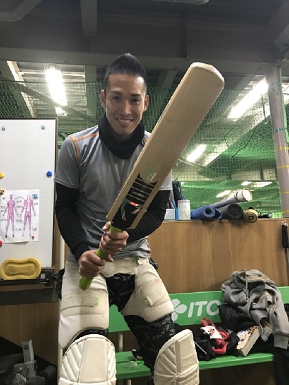 クリケット挑戦の木村昇吾、広島の元同僚からのサプライズプレゼントに感激