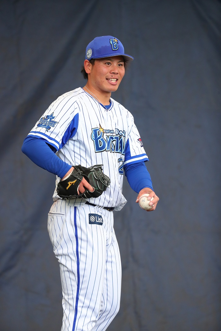 かっぱ先生【激レア】 濱口遥大 選手 実使用 支給グラブ サイン入り