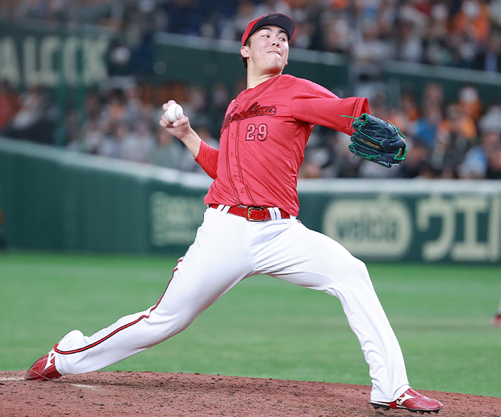 広島・ケムナ誠「試合の映像を見ながら、ブルペンのコーチや選手同士で話したりして過ごしています」／ブルペンでの過ごし方
