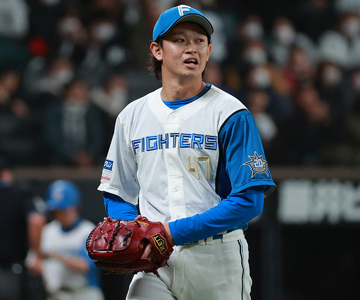 日本ハム・鈴木健矢「もらったんですけど、ただのボールになっちゃいました」／記念球