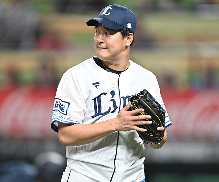 西武・平井克典「マジでエンターテイナーですよ！　“口番長”の座は甲斐野に譲りました(笑)」／甲斐野央