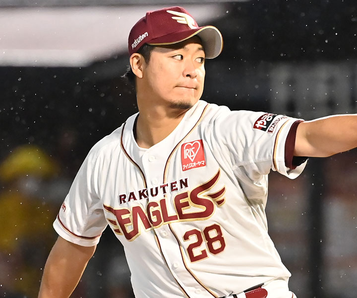 楽天・酒居知史「ネックピローですね。首は大事ですから、寝違えたり痛めたりしないようにするためです」／移動の必需品