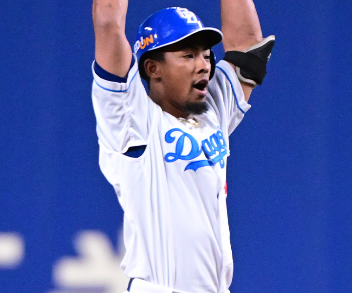 中日・ブライト健太「自主トレは中田翔さんとしました。ものすごく面倒を見てもらっていますし、大好きな先輩です」／格上の先輩