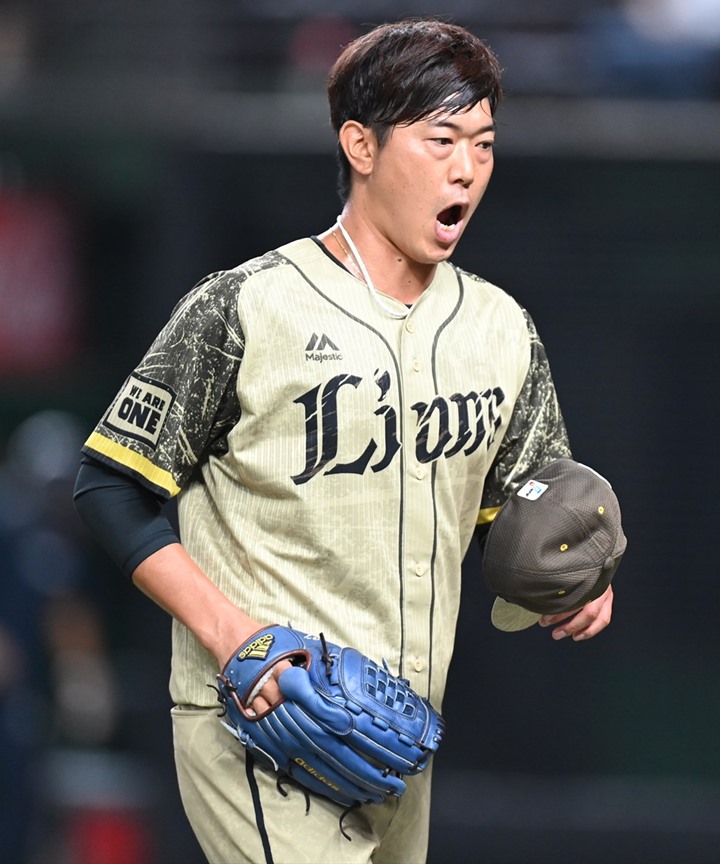 石田雄太コラム 引退を決めた内海哲也が大事にした 家族 野球コラム 週刊ベースボールonline