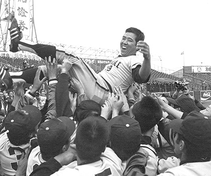 【1970-1977 南海兼任監督時代】「考える野球」「殺し文句」で健闘も最後はチームと絶縁に　力勝負の世界から「考える野球」の発想へと進化