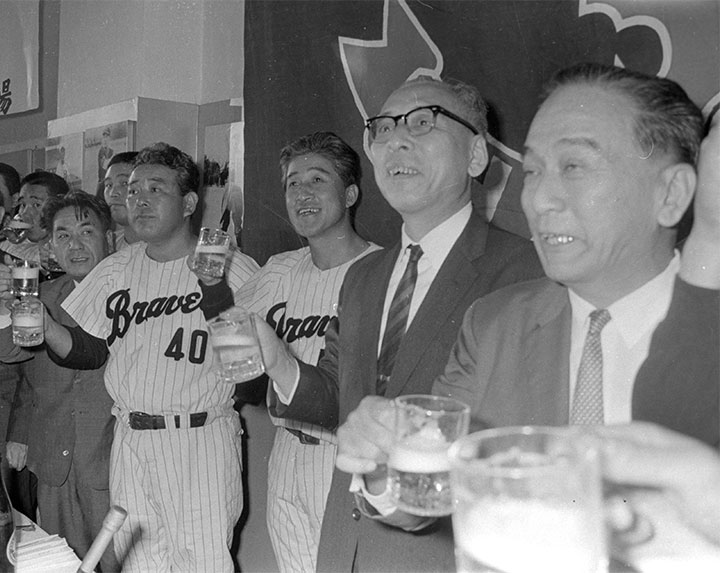 1967年10月1日＞西本監督が涙した阪急創立32年目の初優勝。黄金