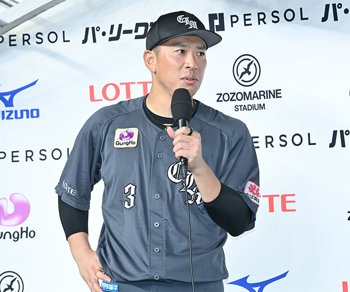 スージー鈴木コラム 第42回「元会社員がユニフォームを着てベンチに入る日」