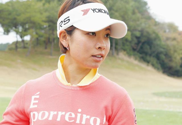 森田理香子プロに聞きました ベタ足で振りたいのに下半身がバタつきます 人気女子プロがあなたの先生 ワッグルonline